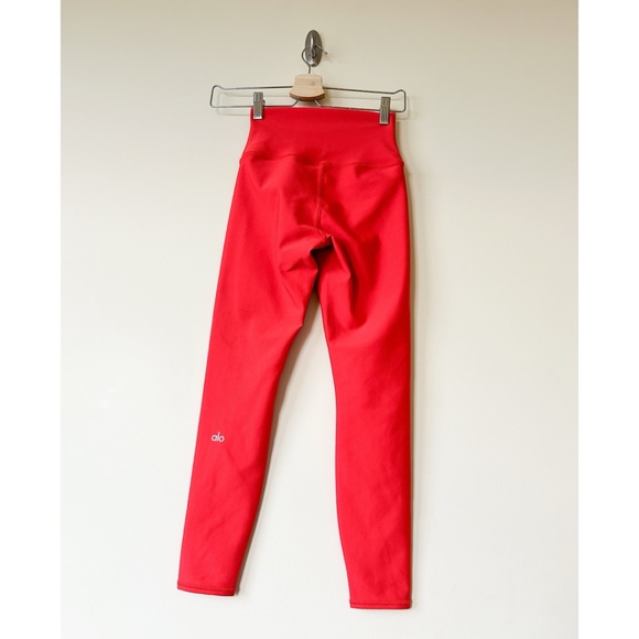 ALO Yoga Airlift Legging - Picture 8 of 10